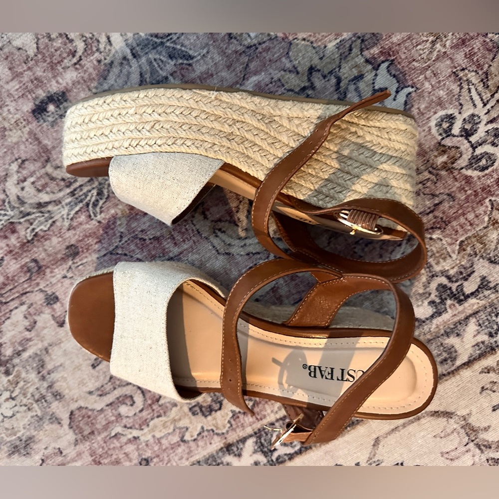 NWT wedge rope leather sandals in tan and eggshell